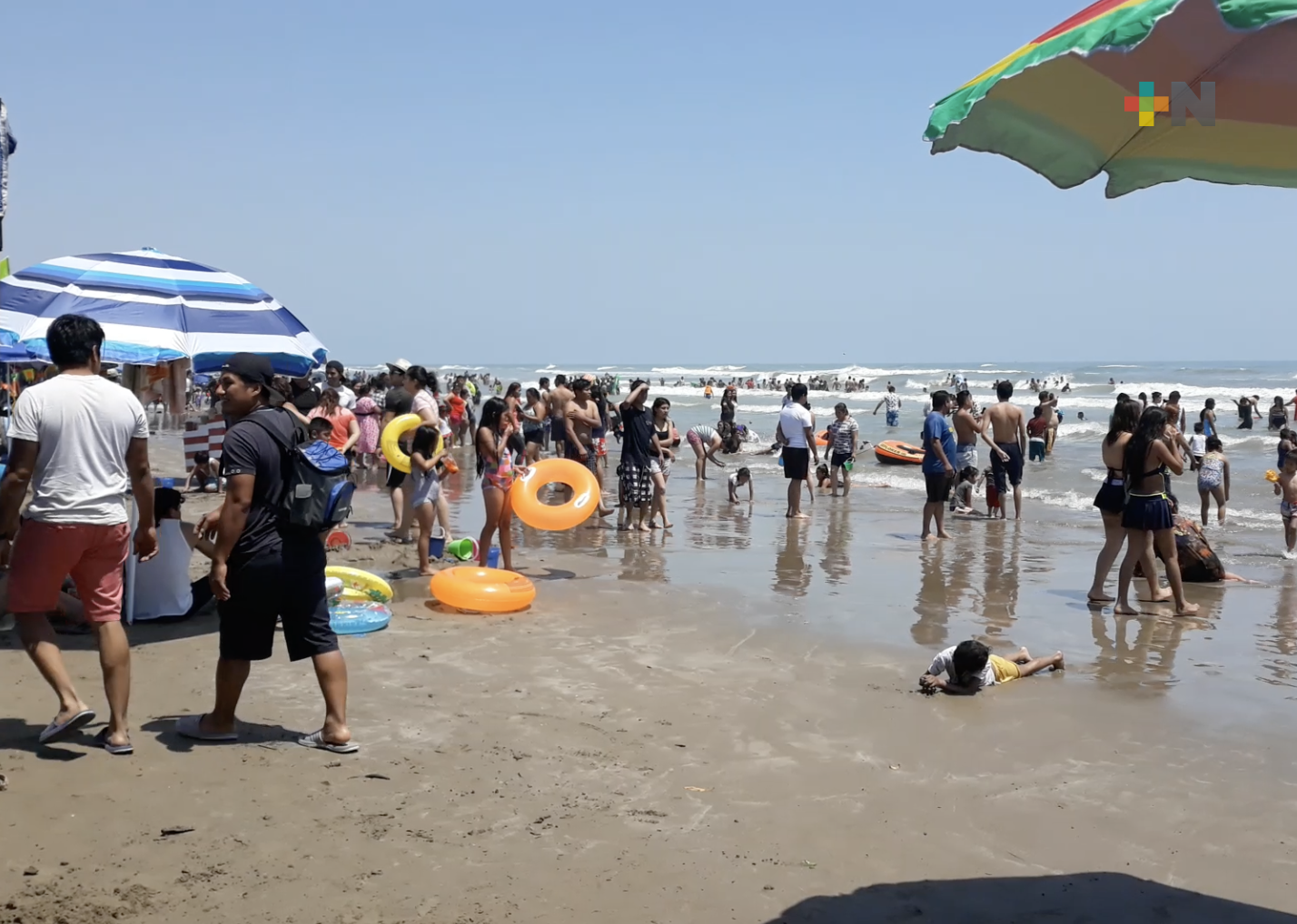 En Tuxpan instalan torre de vigilancia para guardavidas en zona de playa norte